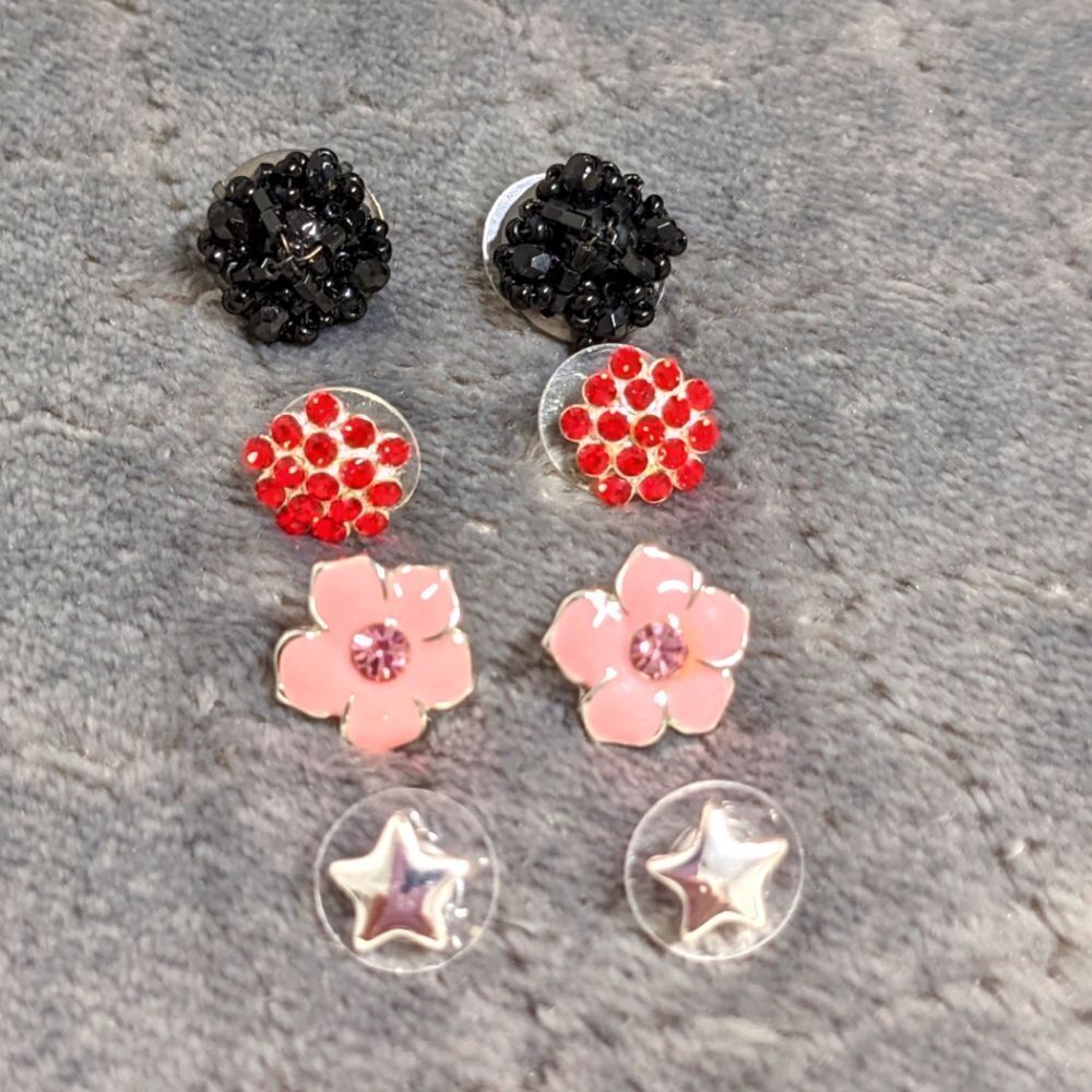 Vintage (4) Pair Bundle-Small Stud, Beaded, Rhinestone & Enamel Pierced Earrings - Picture 4 of 14